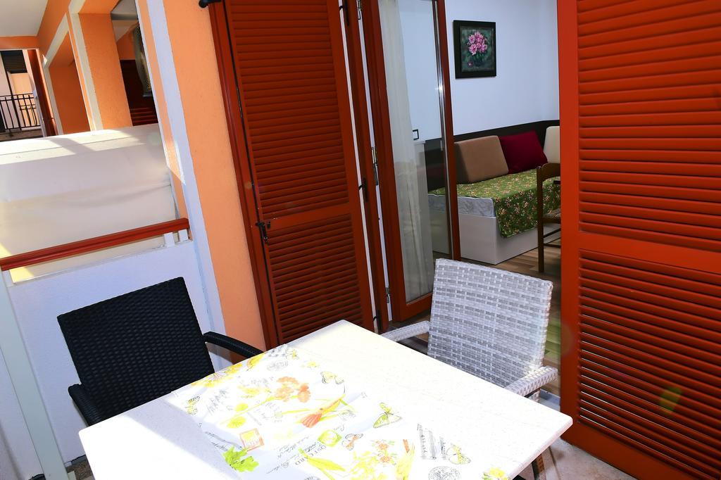 Apartments Zdjelar Пореч Екстериор снимка