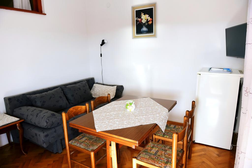 Apartments Zdjelar Пореч Екстериор снимка