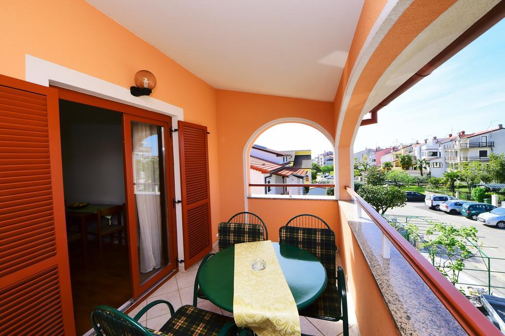 Apartments Zdjelar Пореч Екстериор снимка
