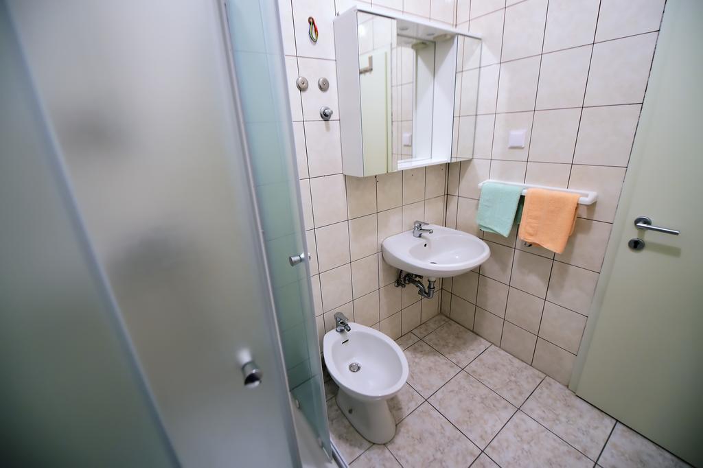 Apartments Zdjelar Пореч Екстериор снимка