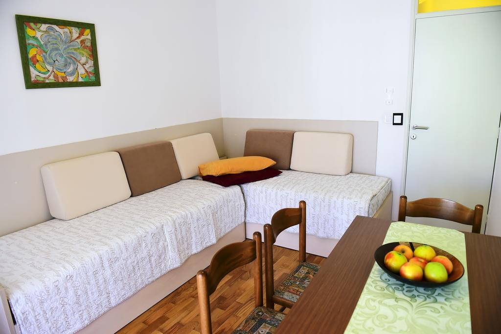 Apartments Zdjelar Пореч Екстериор снимка