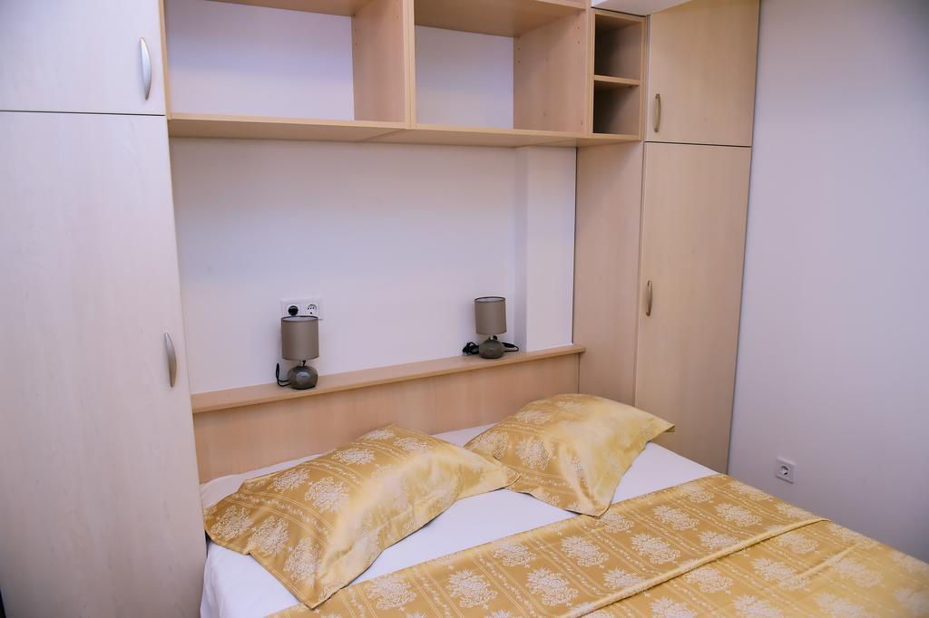 Apartments Zdjelar Пореч Екстериор снимка
