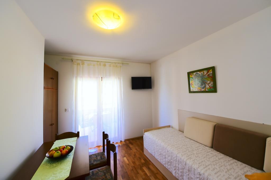 Apartments Zdjelar Пореч Екстериор снимка