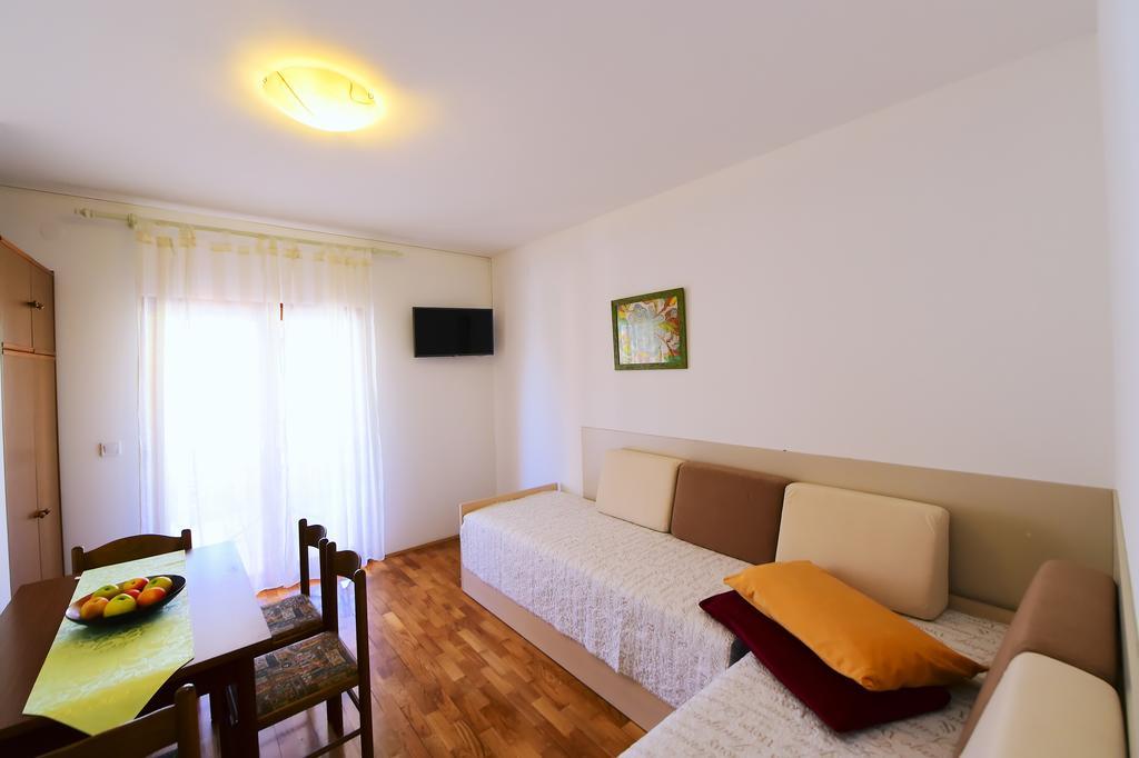 Apartments Zdjelar Пореч Екстериор снимка