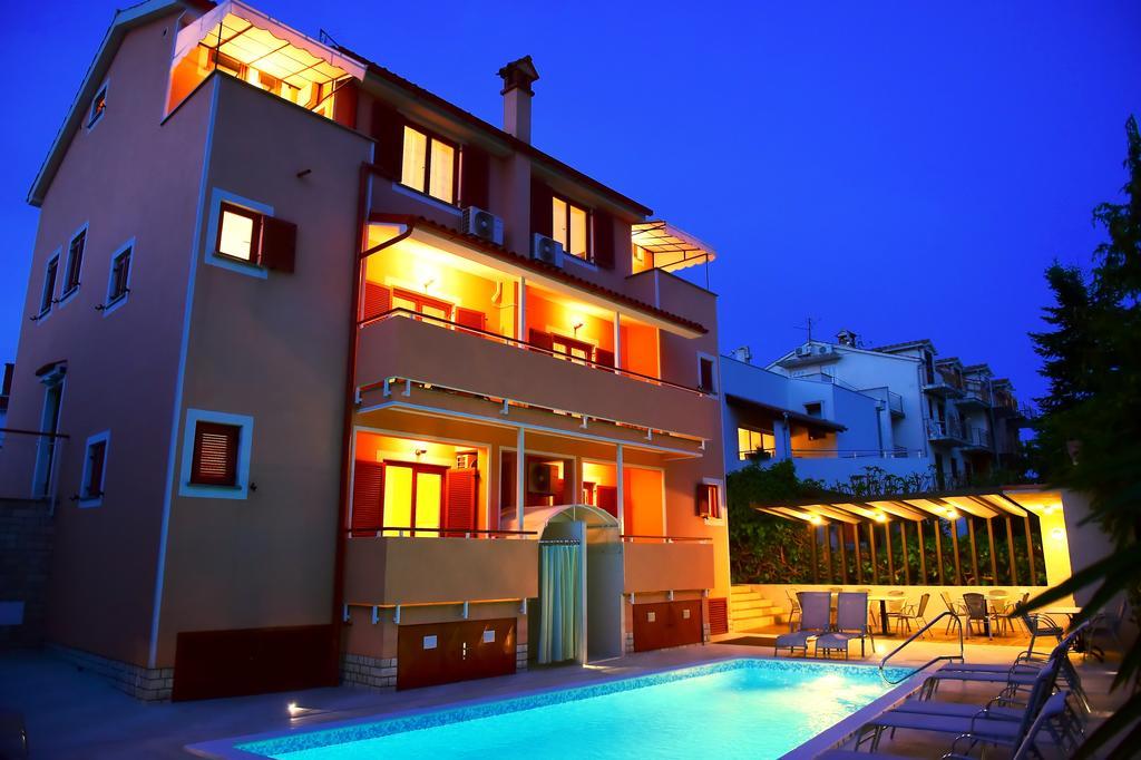 Apartments Zdjelar Пореч Екстериор снимка