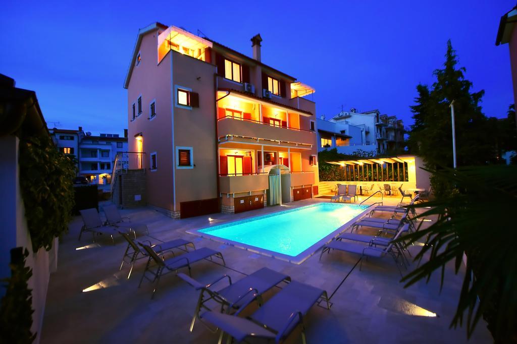 Apartments Zdjelar Пореч Екстериор снимка