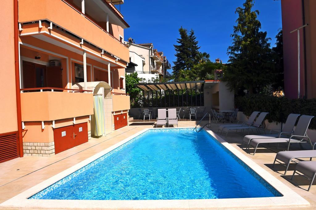 Apartments Zdjelar Пореч Екстериор снимка