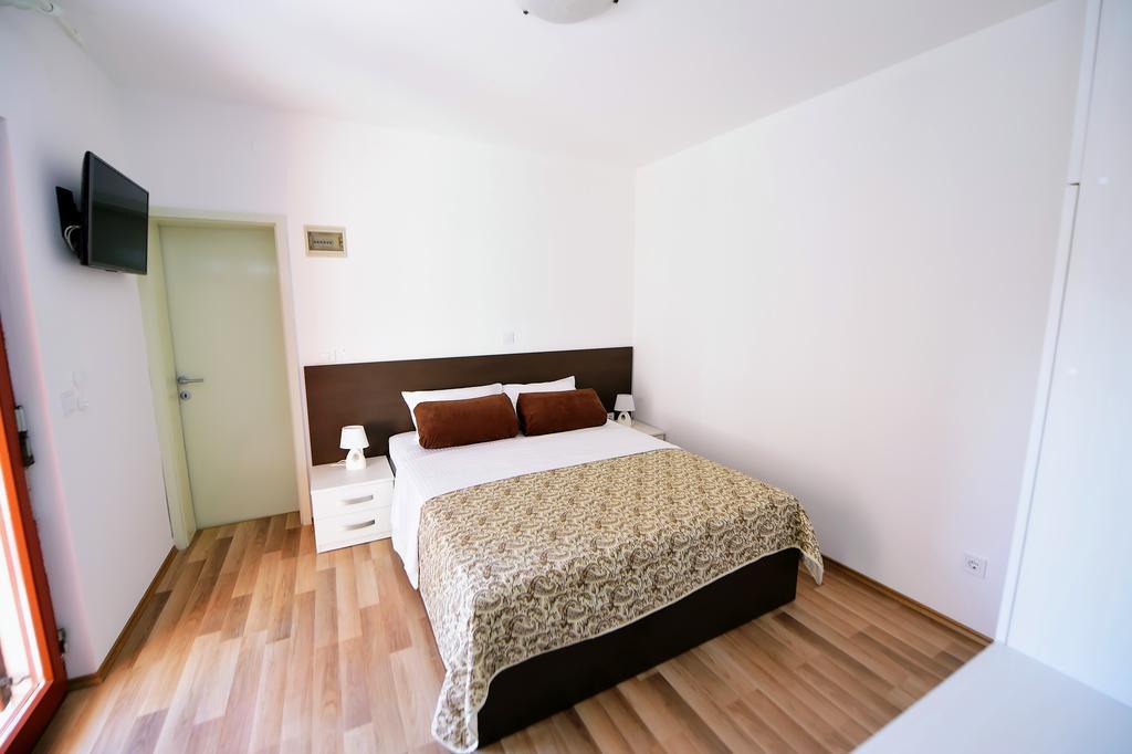 Apartments Zdjelar Пореч Екстериор снимка