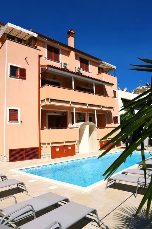 Apartments Zdjelar Пореч Екстериор снимка
