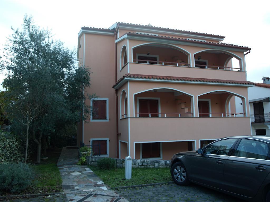 Apartments Zdjelar Пореч Екстериор снимка