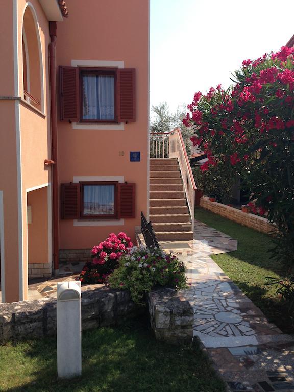 Apartments Zdjelar Пореч Екстериор снимка